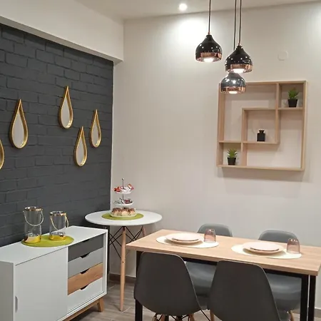 Lusso - Center *